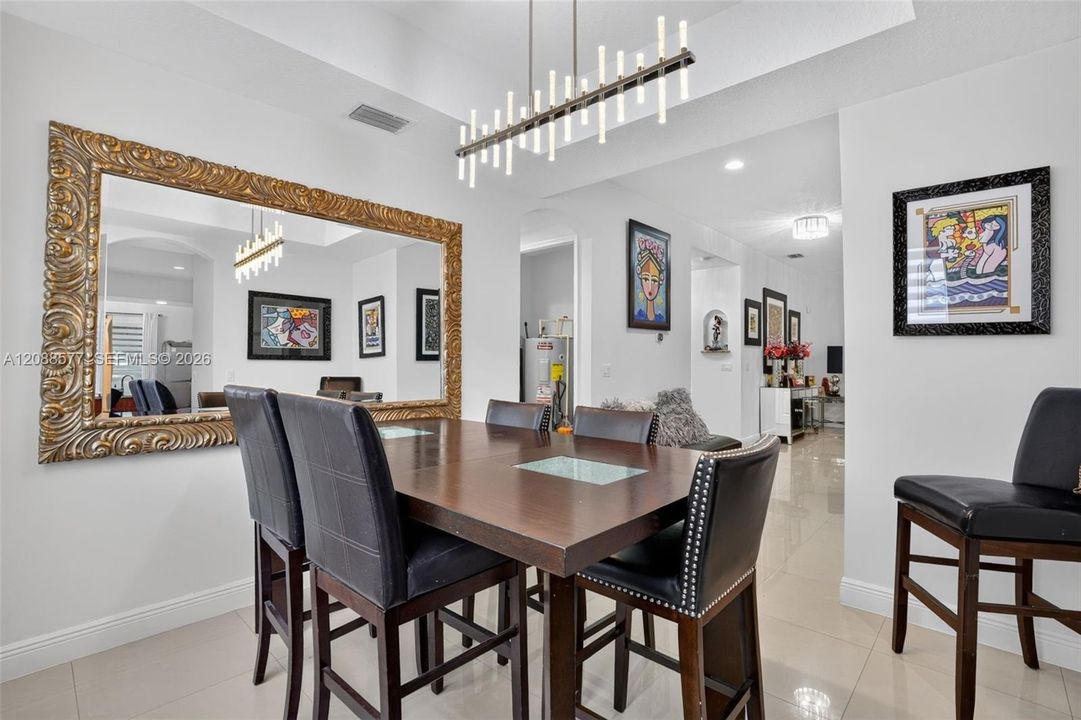 En Venta: $750,000 (5 camas, 3 baños, 2967 Pies cuadrados)