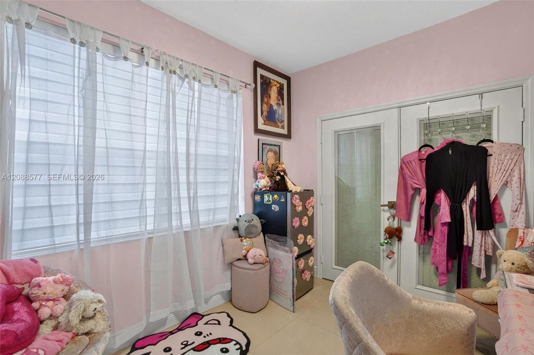 En Venta: $750,000 (5 camas, 3 baños, 2967 Pies cuadrados)