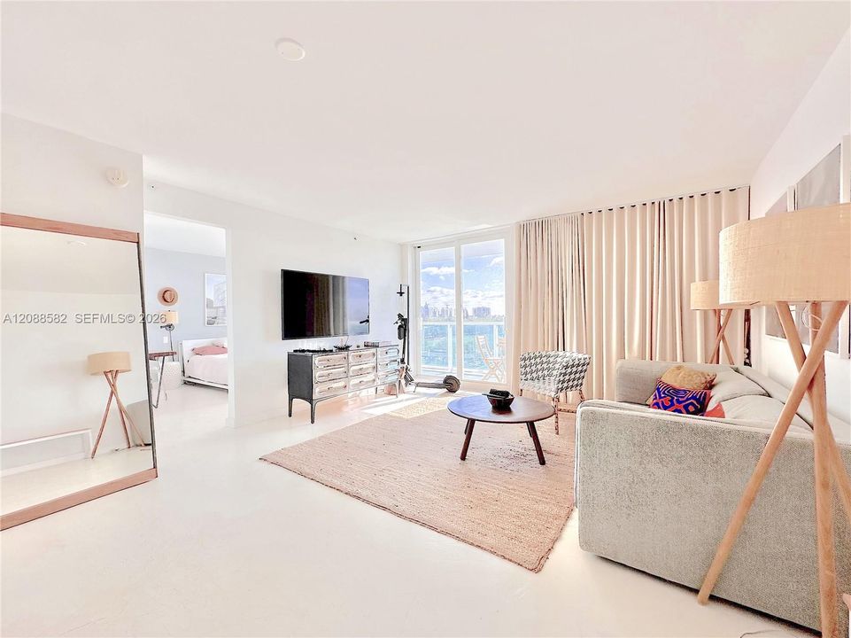 En Venta: $385,000 (1 camas, 1 baños, 723 Pies cuadrados)