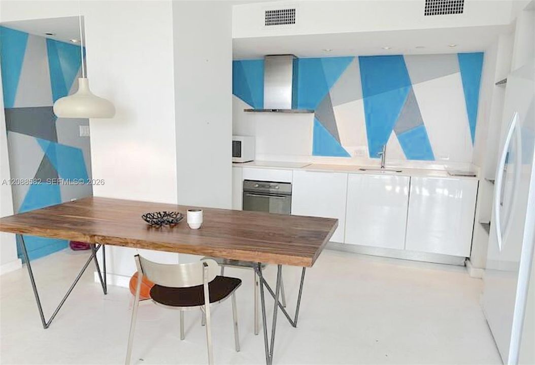 En Venta: $385,000 (1 camas, 1 baños, 723 Pies cuadrados)
