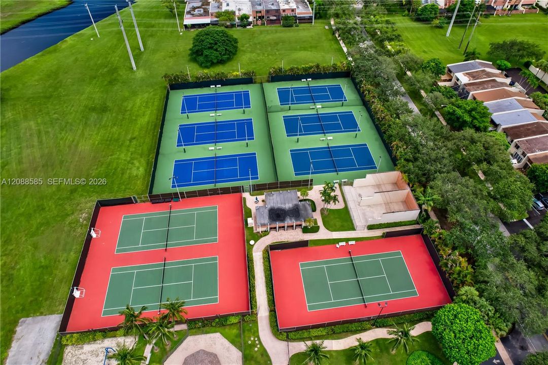 9 tennis courts