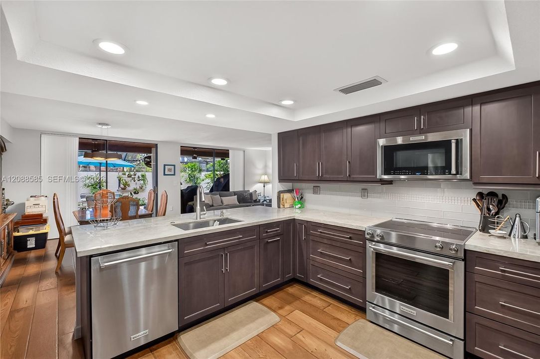 En Venta: $665,000 (3 camas, 2 baños, 1669 Pies cuadrados)