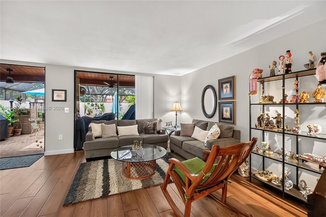En Venta: $665,000 (3 camas, 2 baños, 1669 Pies cuadrados)