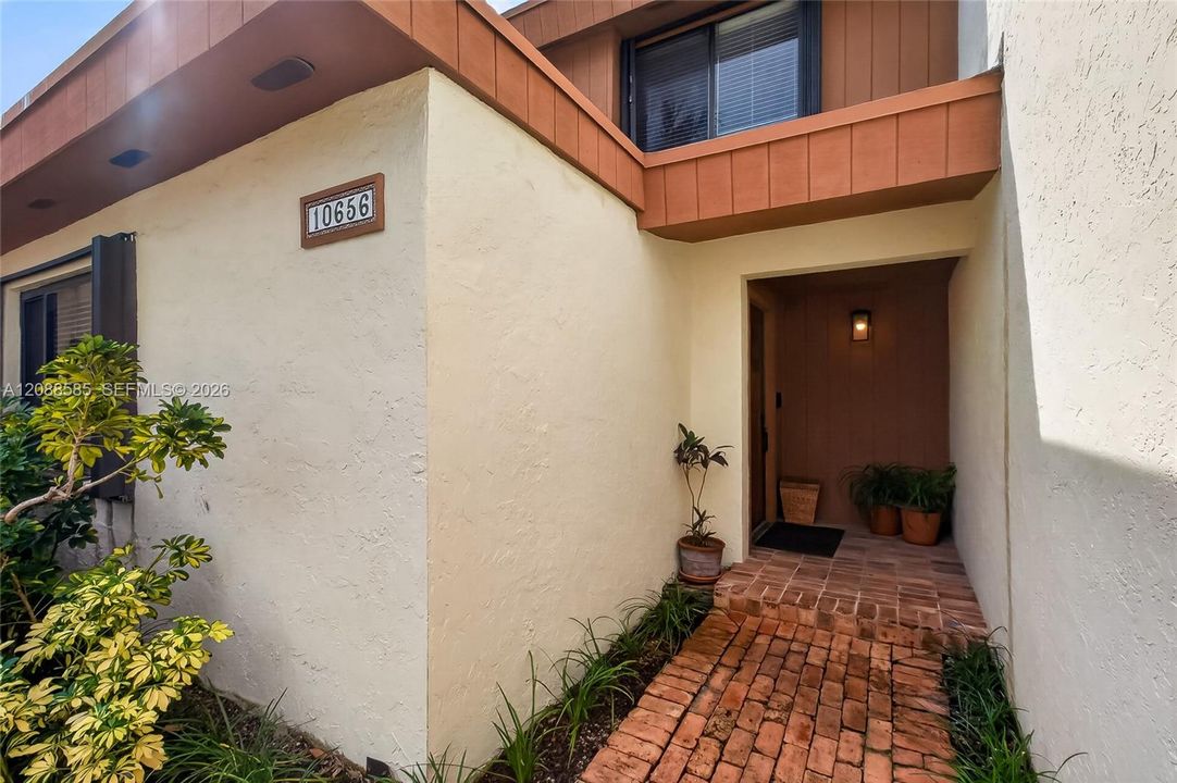 En Venta: $665,000 (3 camas, 2 baños, 1669 Pies cuadrados)