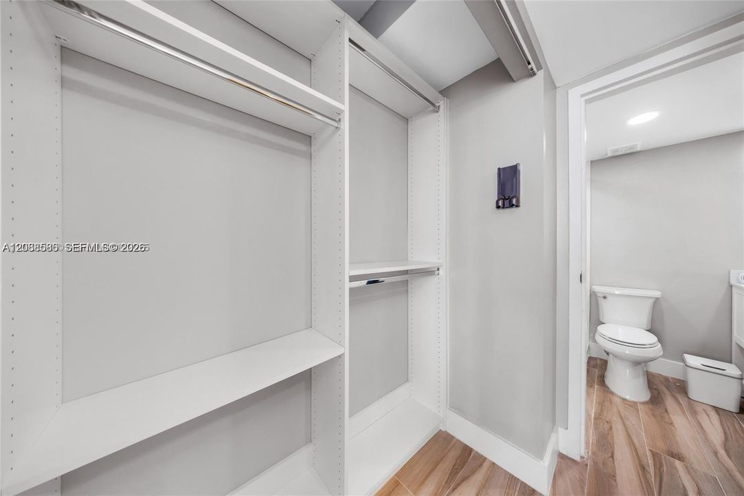 На продажу: $464,900 (2 спален, 2 ванн, 1030 Квадратных фут)