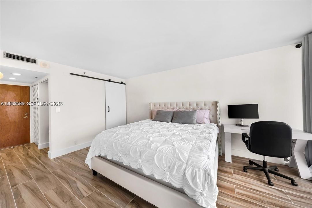 На продажу: $464,900 (2 спален, 2 ванн, 1030 Квадратных фут)