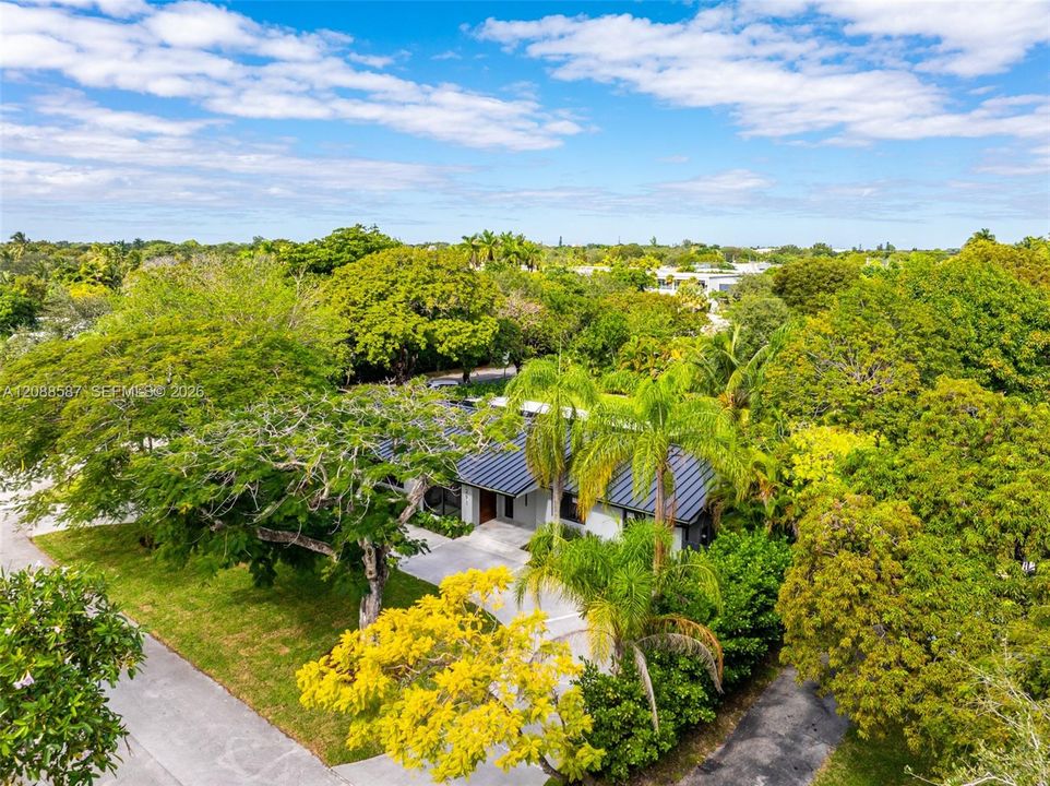 En Venta: $2,700,000 (4 camas, 3 baños, 2335 Pies cuadrados)
