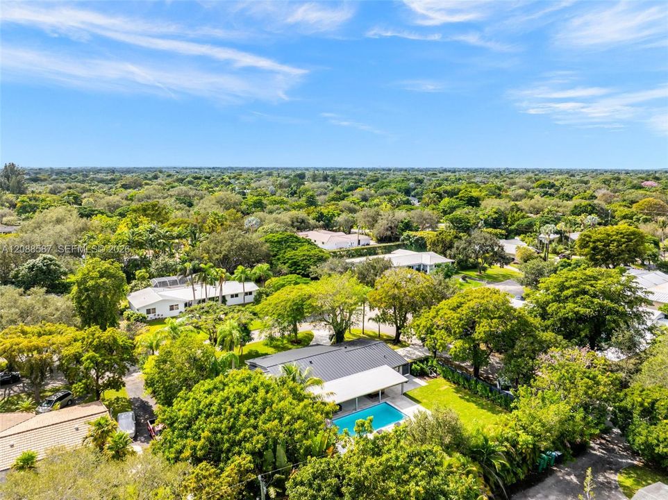 En Venta: $2,700,000 (4 camas, 3 baños, 2335 Pies cuadrados)