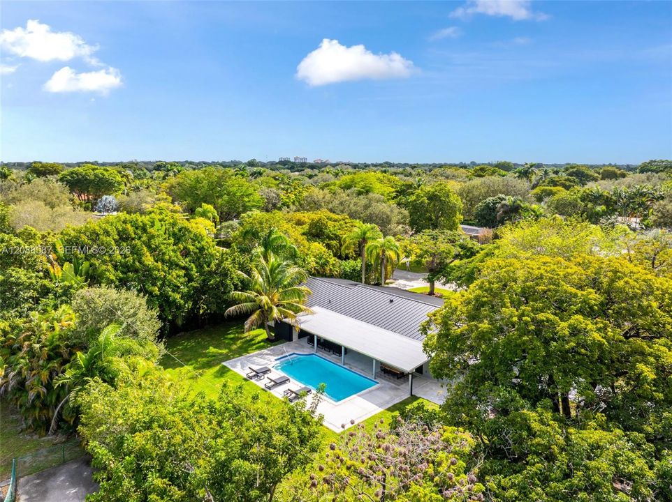 En Venta: $2,700,000 (4 camas, 3 baños, 2335 Pies cuadrados)