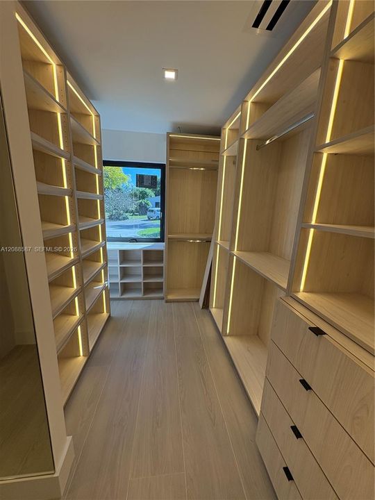 En Venta: $2,700,000 (4 camas, 3 baños, 2335 Pies cuadrados)