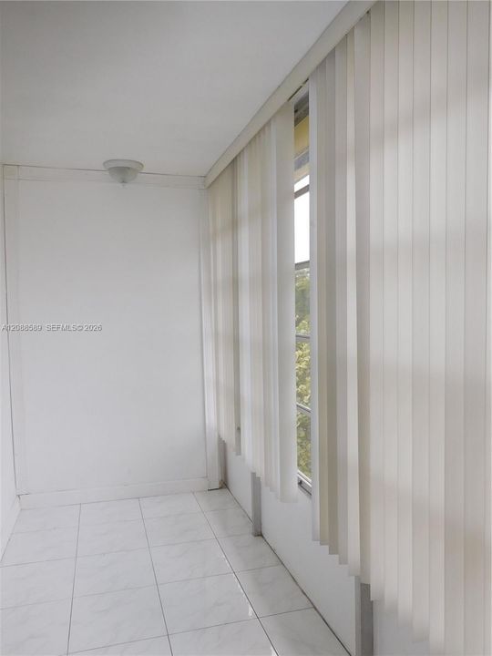 For Rent: $2,200 (2 beds, 2 baths, 1098 Square Feet)