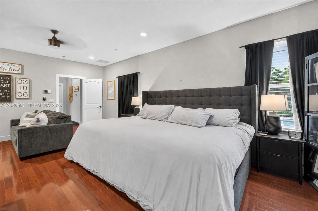 En Venta: $1,350,000 (4 camas, 2 baños, 2896 Pies cuadrados)