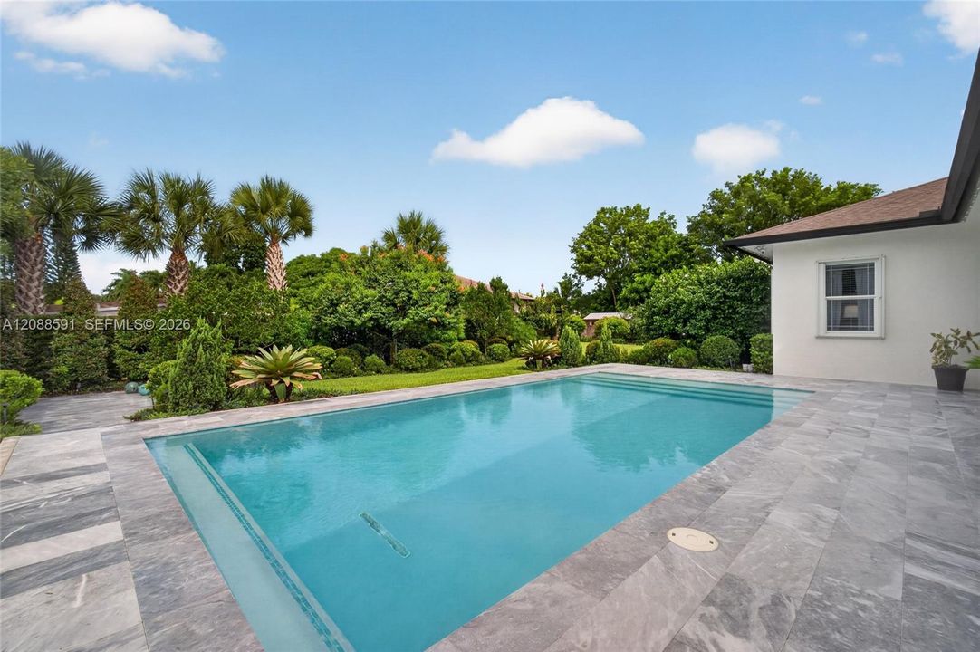 En Venta: $1,350,000 (4 camas, 2 baños, 2896 Pies cuadrados)