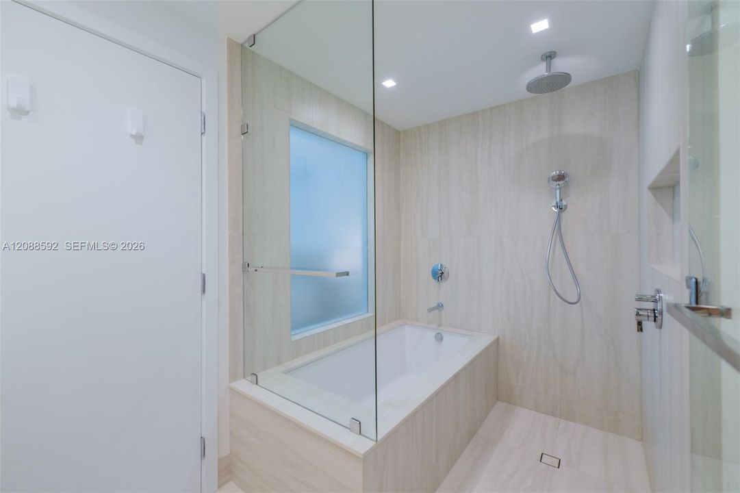 For Rent: $5,900 (1 beds, 1 baths, 0 Square Feet)