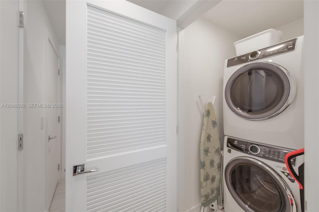 For Rent: $5,900 (1 beds, 1 baths, 0 Square Feet)