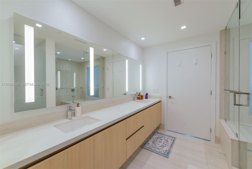 For Rent: $5,900 (1 beds, 1 baths, 0 Square Feet)