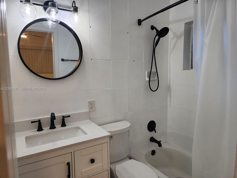 For Rent: $1,650 (1 beds, 1 baths, 3240 Square Feet)