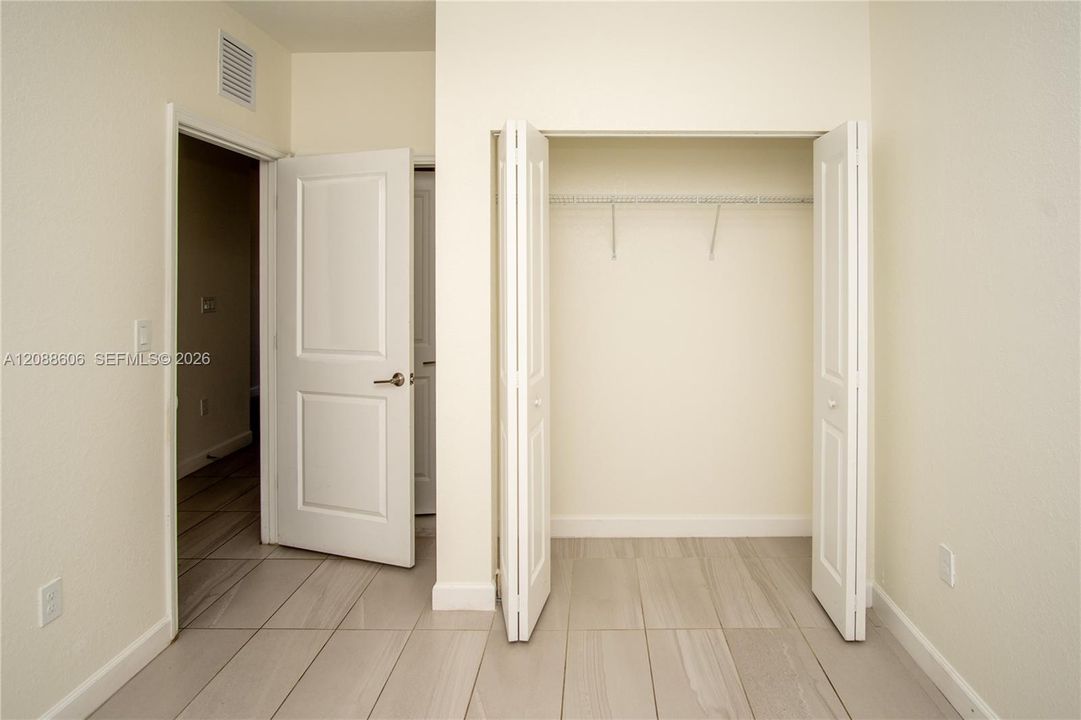 For Rent: $2,500 (3 beds, 3 baths, 1440 Square Feet)