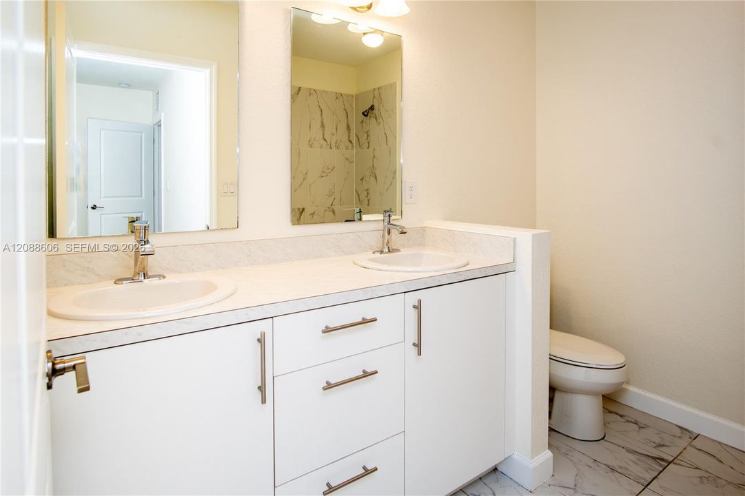 For Rent: $2,500 (3 beds, 3 baths, 1440 Square Feet)