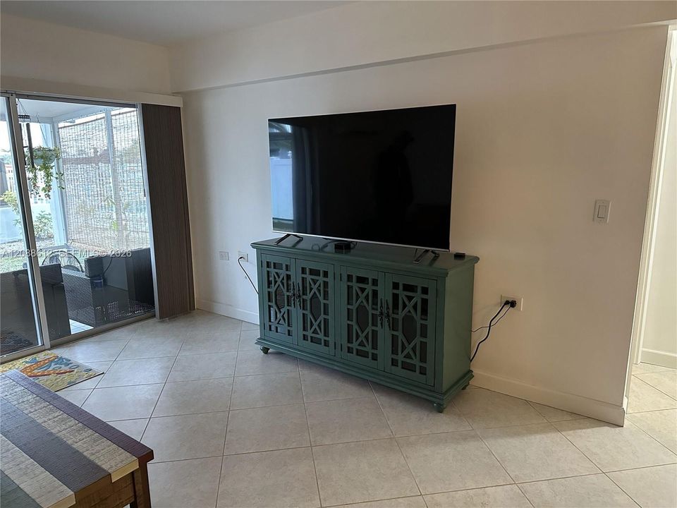 En Venta: $330,000 (1 camas, 1 baños, 656 Pies cuadrados)
