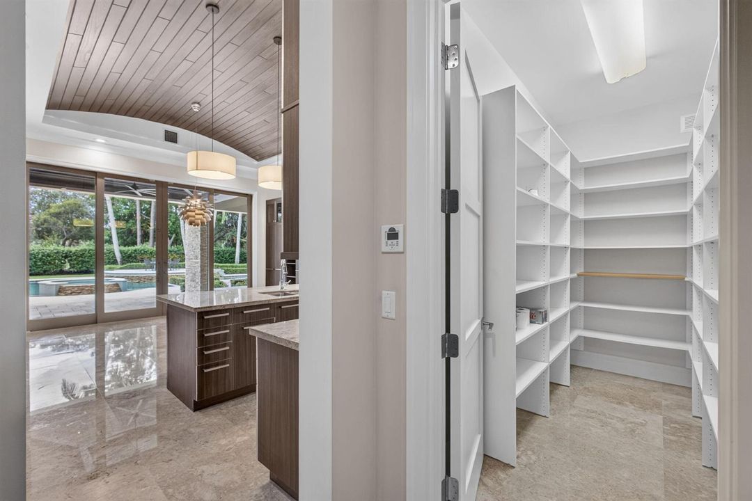 walk in pantry
