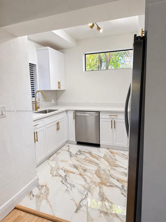 For Rent: $7,250 (4 beds, 5 baths, 2146 Square Feet)