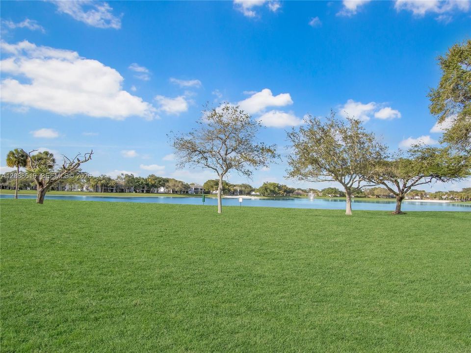 For Rent: $2,200 (2 beds, 2 baths, 770 Square Feet)