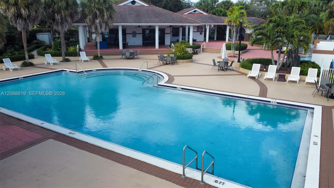 For Rent: $2,200 (2 beds, 2 baths, 770 Square Feet)