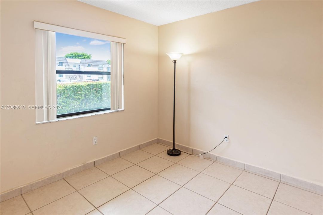 For Rent: $2,200 (2 beds, 2 baths, 770 Square Feet)