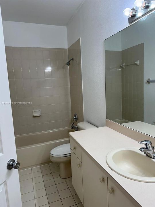 For Rent: $2,500 (2 beds, 2 baths, 1214 Square Feet)
