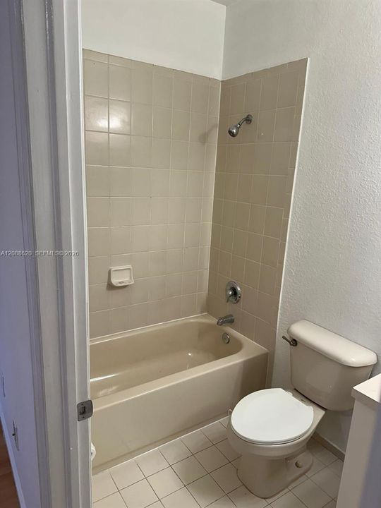 For Rent: $2,500 (2 beds, 2 baths, 1214 Square Feet)