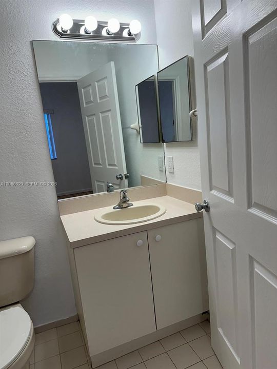 For Rent: $2,500 (2 beds, 2 baths, 1214 Square Feet)