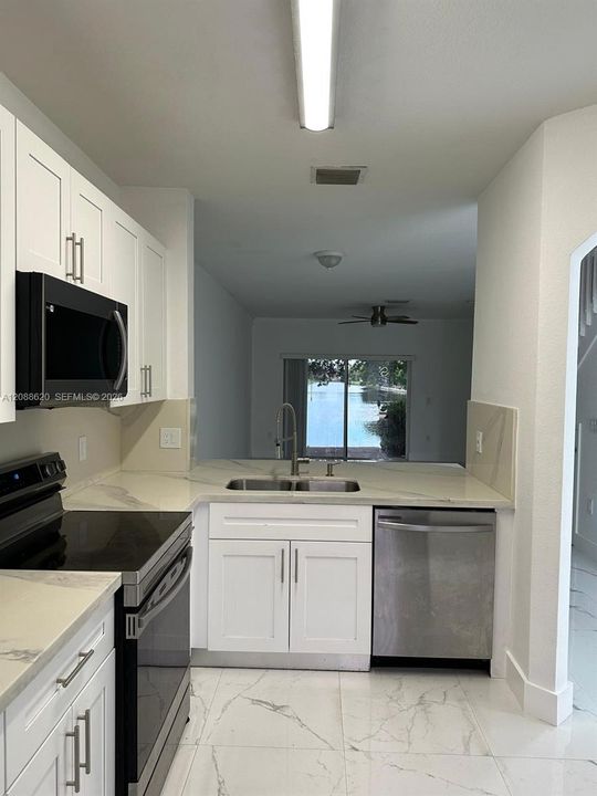 For Rent: $2,500 (2 beds, 2 baths, 1214 Square Feet)