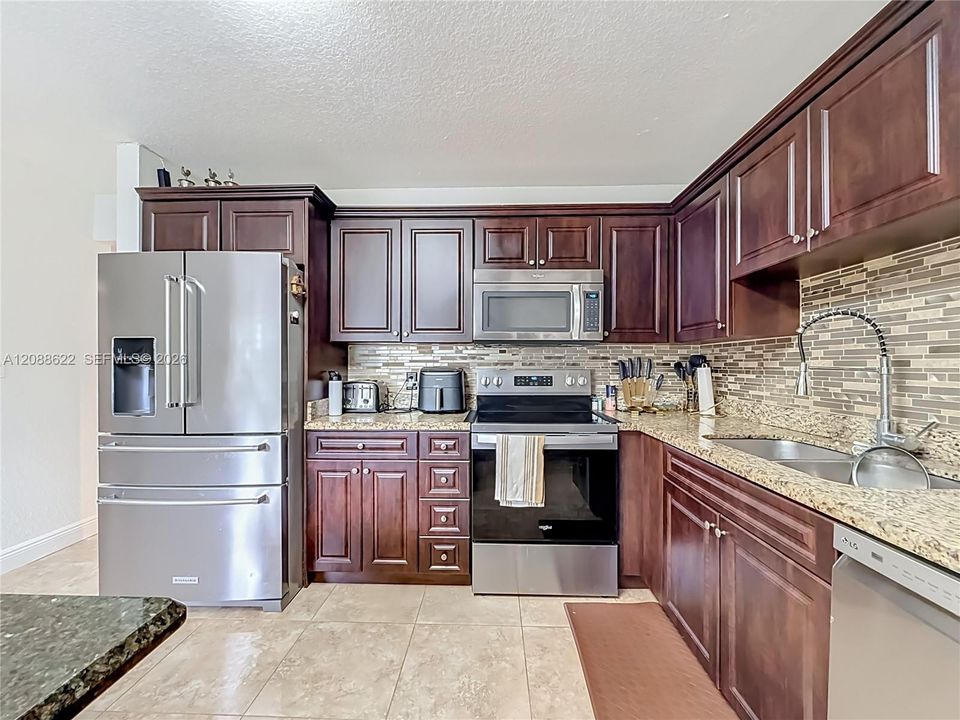 En Venta: $319,900 (3 camas, 2 baños, 1789 Pies cuadrados)