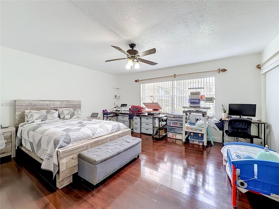 En Venta: $319,900 (3 camas, 2 baños, 1789 Pies cuadrados)