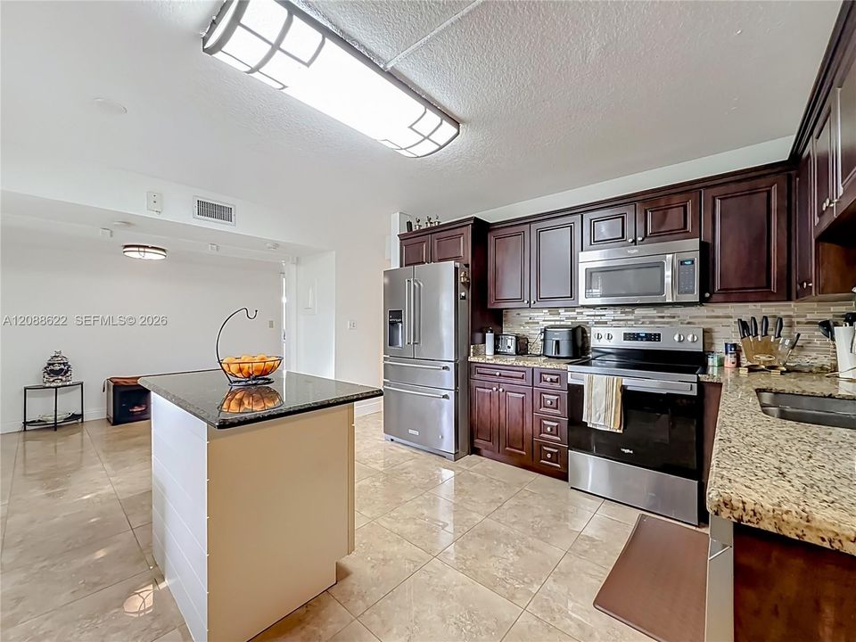 En Venta: $319,900 (3 camas, 2 baños, 1789 Pies cuadrados)