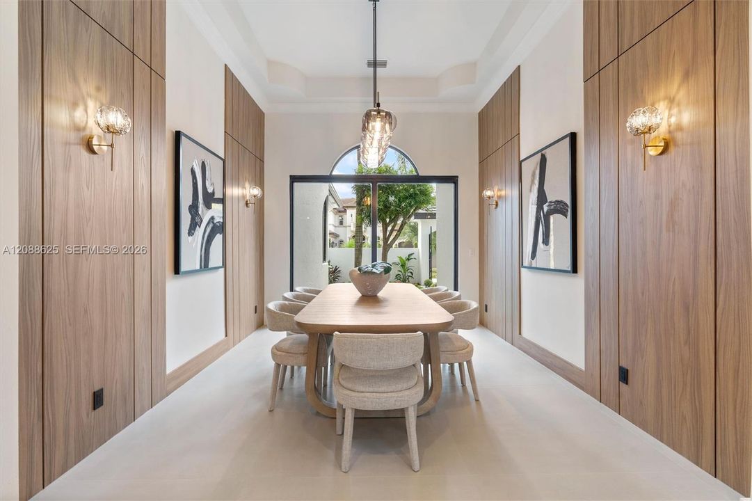 For Sale: $5,295,000 (6 beds, 6 baths, 6497 Square Feet)