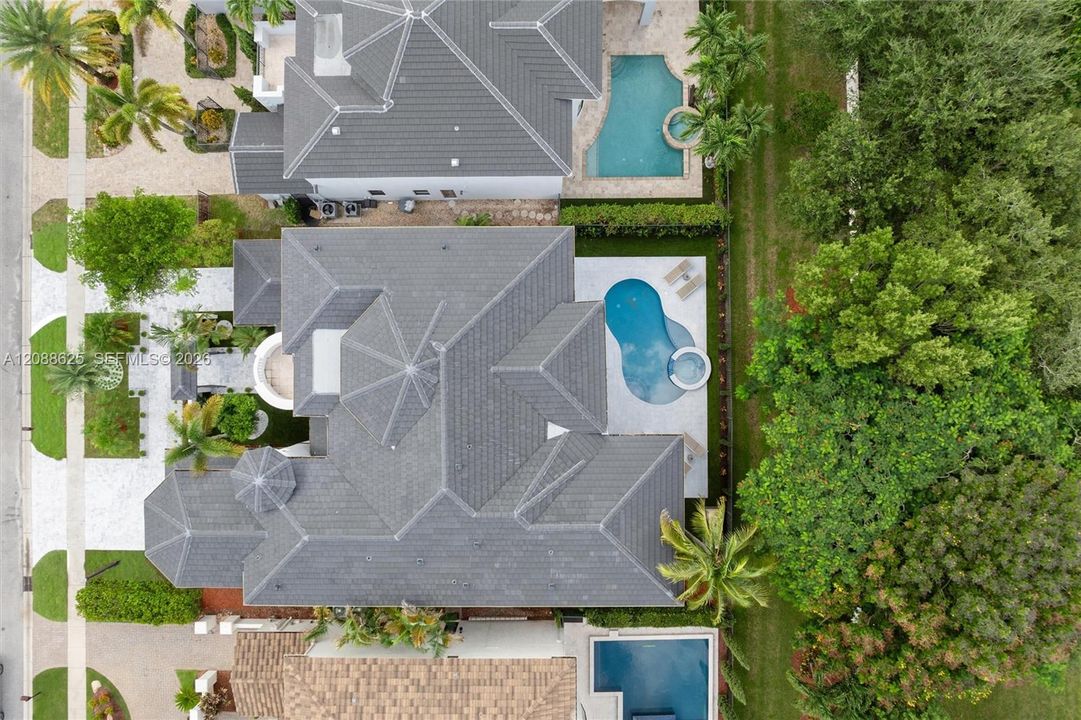 For Sale: $5,295,000 (6 beds, 6 baths, 6497 Square Feet)