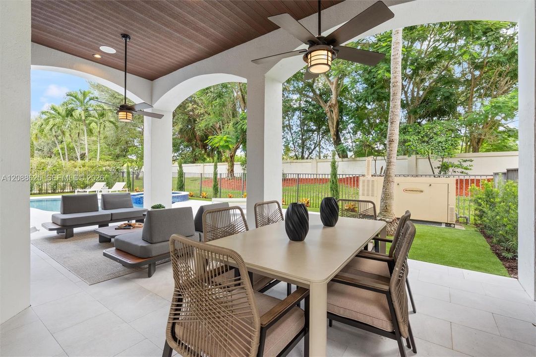For Sale: $5,295,000 (6 beds, 6 baths, 6497 Square Feet)