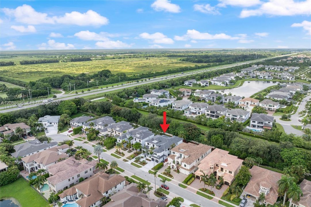For Sale: $5,295,000 (6 beds, 6 baths, 6497 Square Feet)