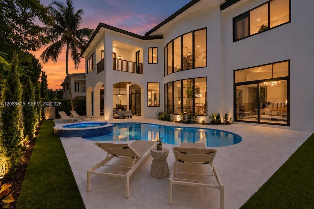 For Sale: $5,295,000 (6 beds, 6 baths, 6497 Square Feet)