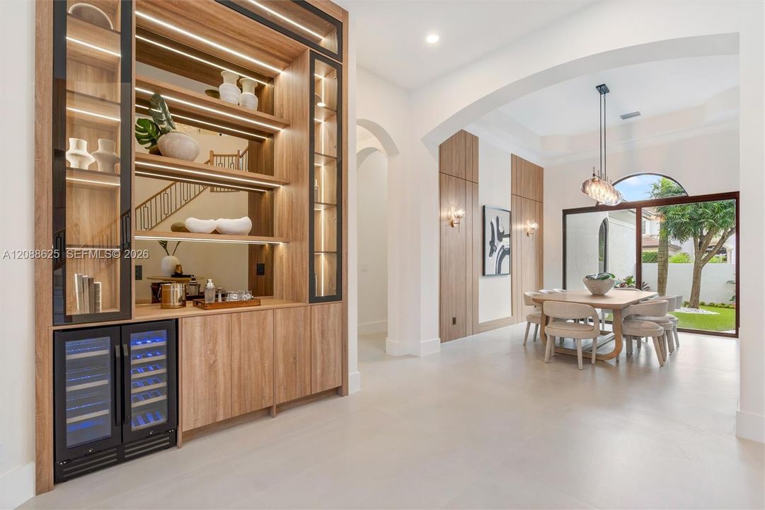 For Sale: $5,295,000 (6 beds, 6 baths, 6497 Square Feet)