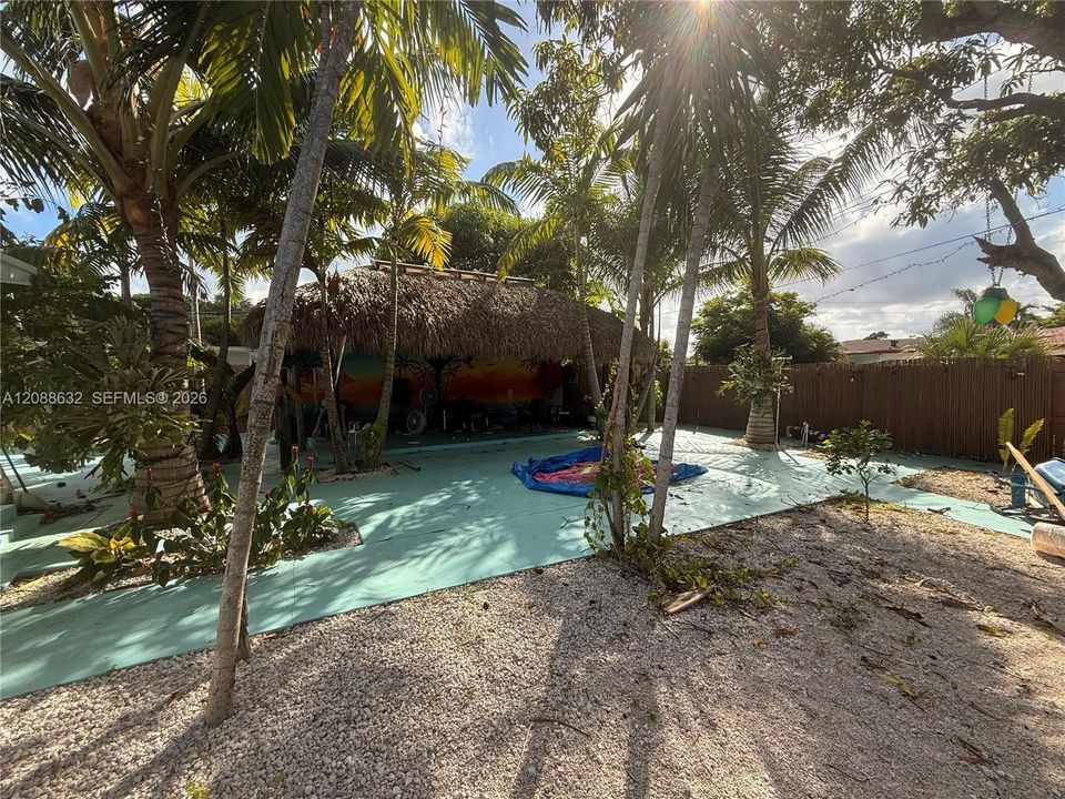 For Rent: $3,400 (3 beds, 2 baths, 1995 Square Feet)