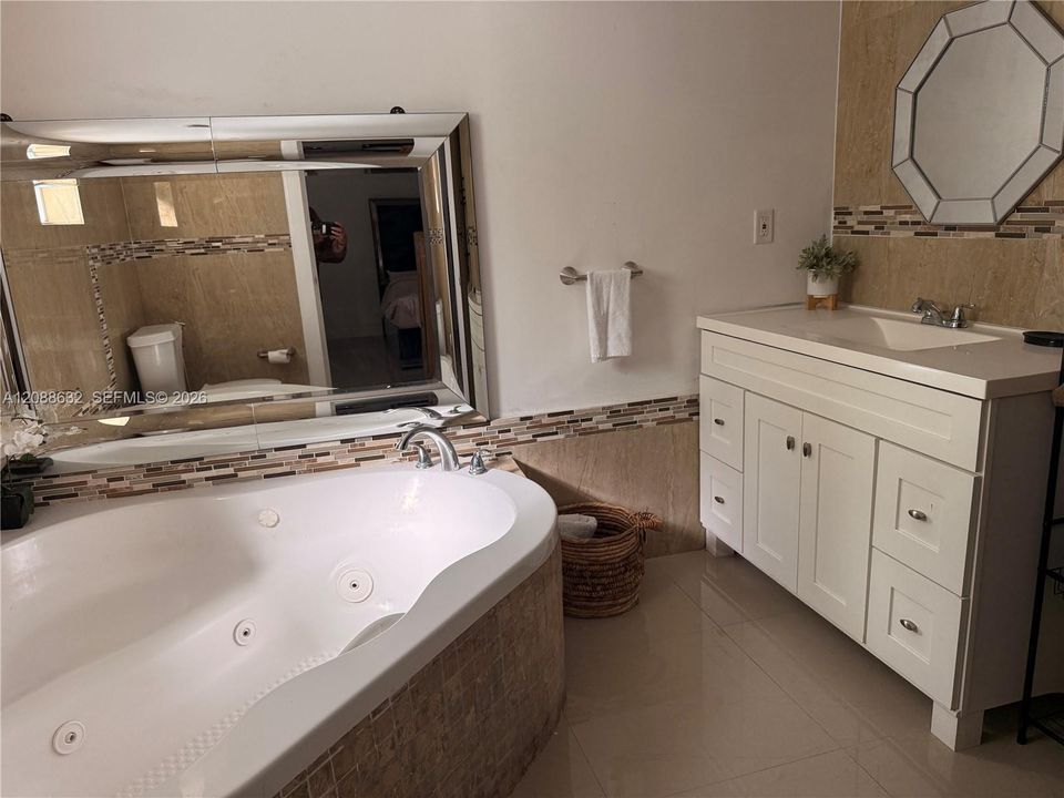 For Rent: $3,400 (3 beds, 2 baths, 1995 Square Feet)