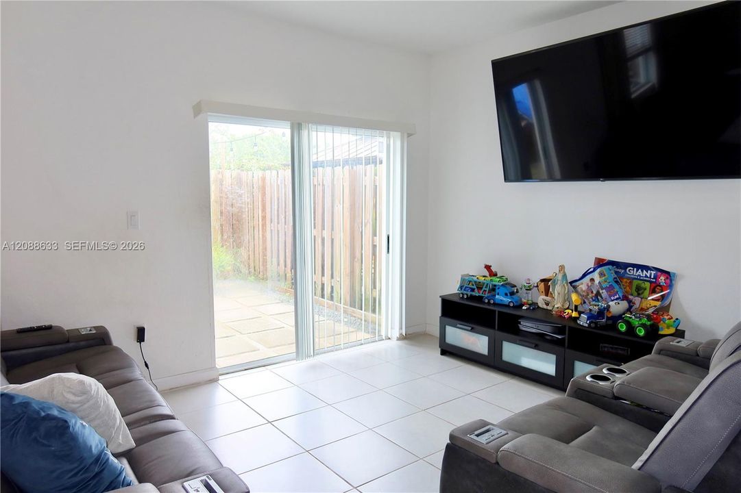 For Sale: $420,000 (4 beds, 2 baths, 1820 Square Feet)