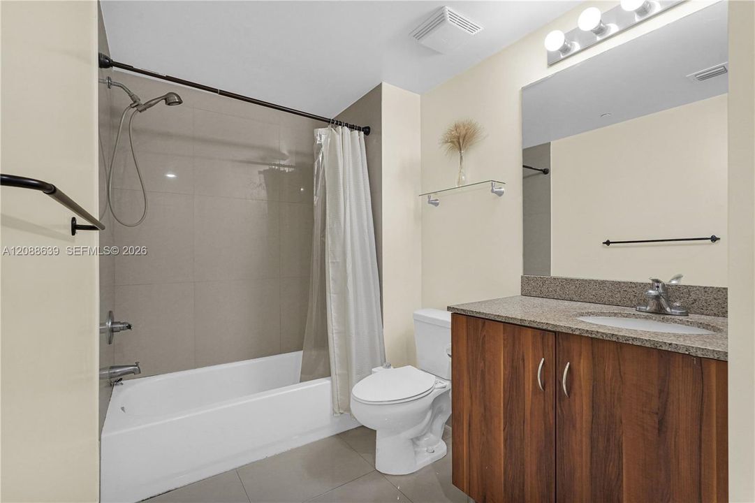 待售: $336,999 (1 贝兹, 1 浴室, 663 平方英尺)