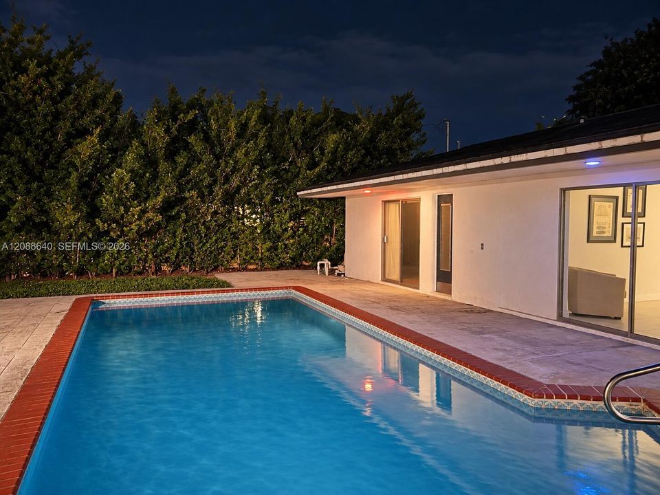 En Venta: $999,999 (4 camas, 4 baños, 2229 Pies cuadrados)
