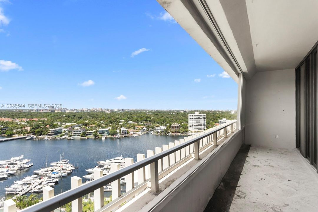 For Sale: $1,199,000 (2 beds, 2 baths, 1642 Square Feet)