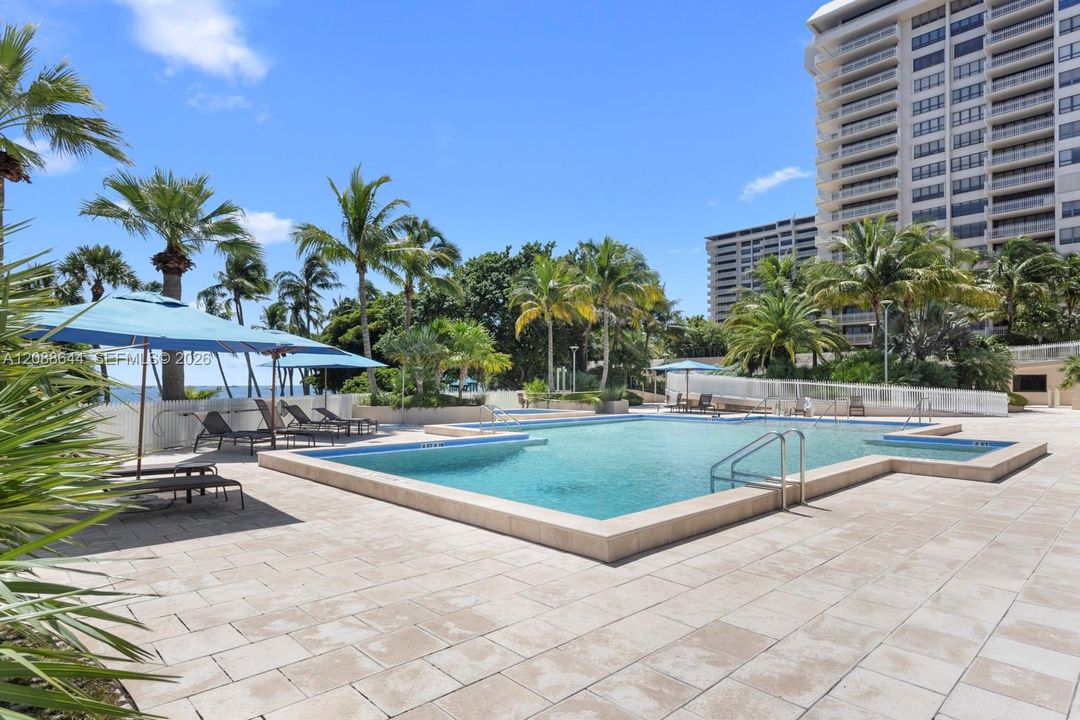 For Sale: $1,199,000 (2 beds, 2 baths, 1642 Square Feet)