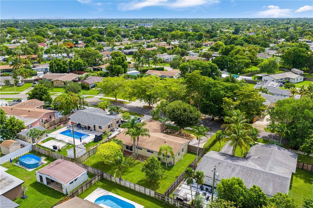 На продажу: $675,000 (4 спален, 2 ванн, 1644 Квадратных фут)
